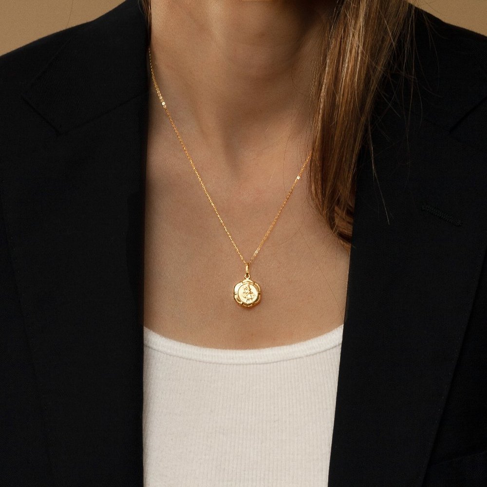 *SOLD* Genuine Gold St Christopher Pendant Necklace Real Gold Stamped 10K - Picture 4 of 5